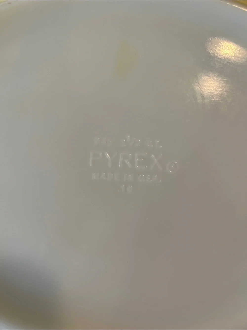 Pyrex Yellow Baking Dish with Gold Floral Motif 2.5 quart